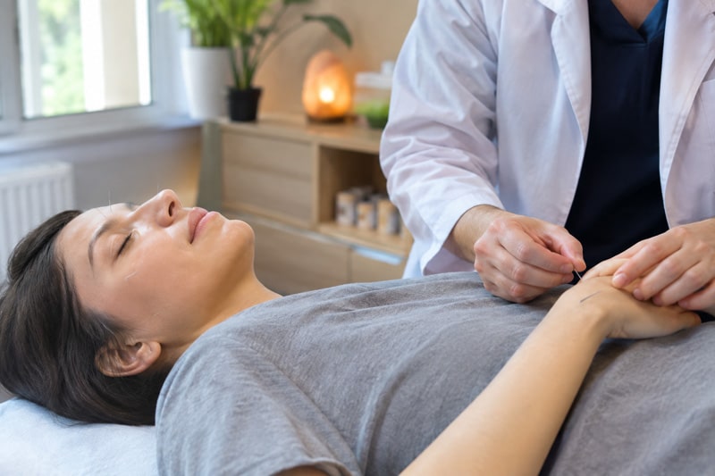 طب سوزنی و کاهش استرس در مسیر درمان ناباروری